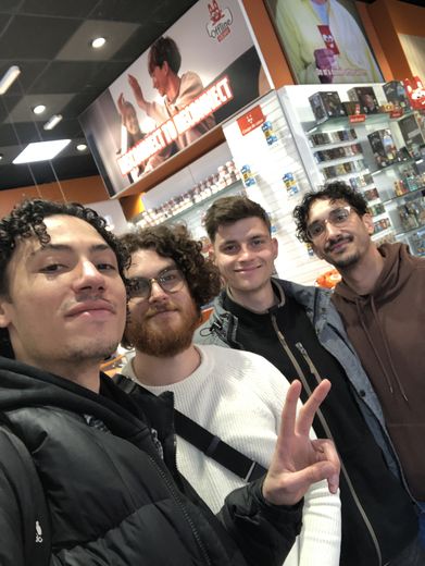 Selfie imprimé à la boutique Offline Store